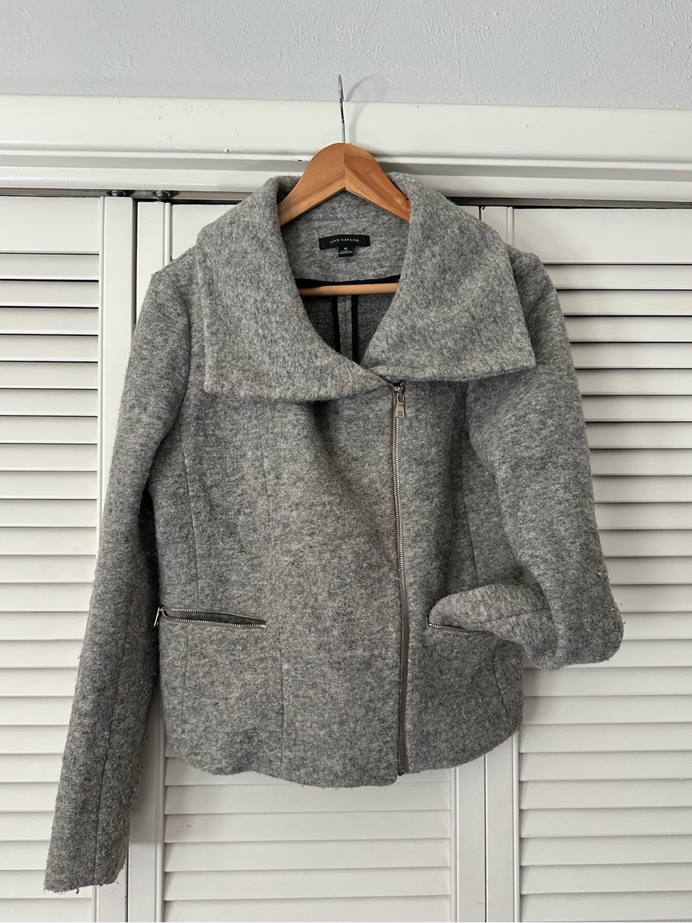 Ann Taylor Light Gray Wool-Blend Asymmetrical Pea Coat EUC
